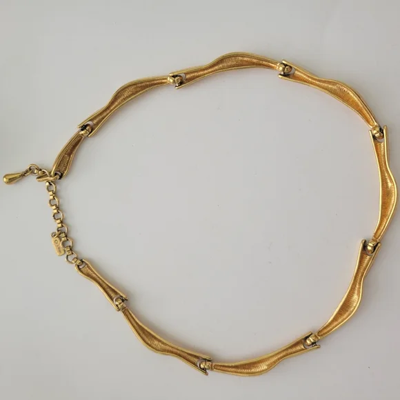 Vintage Monet Statement Necklace Choker Liquid Flow Links Gold Tone Retro 15-18" - Picture 9 of 9